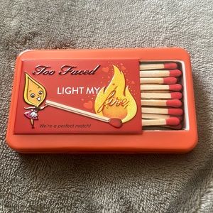 Too Faced - Light my fire mini eyeshadow palette